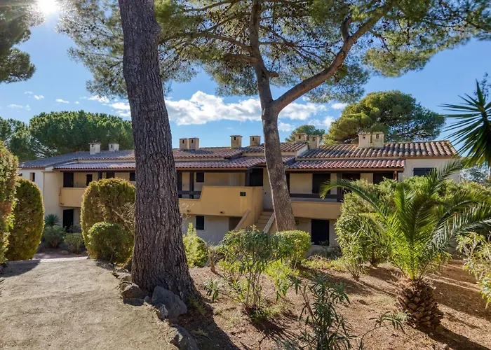 Cap Les Pins Апартаменти