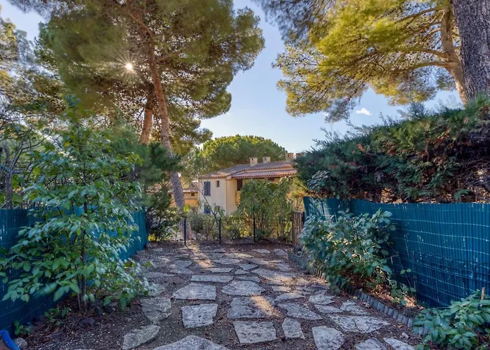 Cap Les Pins Апартаменти